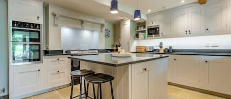 Lavavajillas y periquera