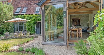 Kings Cottage South - UK49854