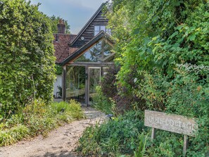 Exterior - Kings Cottage South - UK49854 (Salisbury)