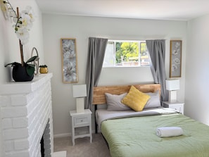 3 bedrooms, desk, iron/ironing board, free WiFi