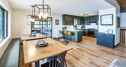 Private Beach & Dock: White Sand Lake Retreat!
