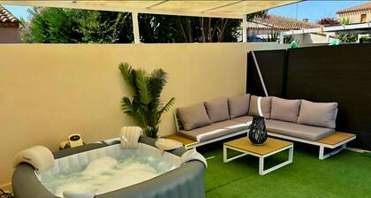 Studio 4 personnes piscine et jacuzzi privé