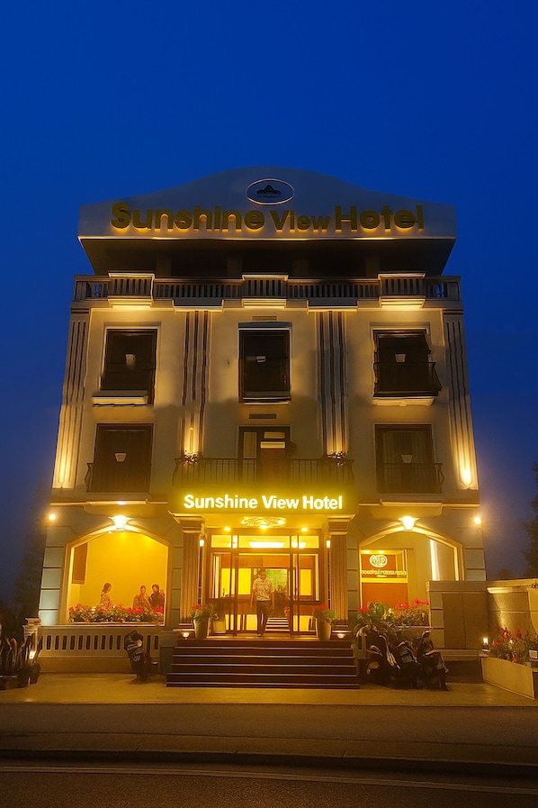 Mặt tiền nơi lưu trú