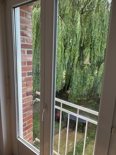 House ideal for family or employees 4 bedrooms, garden, garage, fireplace