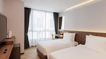 Deluxe Twin Room, Garden View | Desk, blackout curtains, iron/ironing board, free WiFi