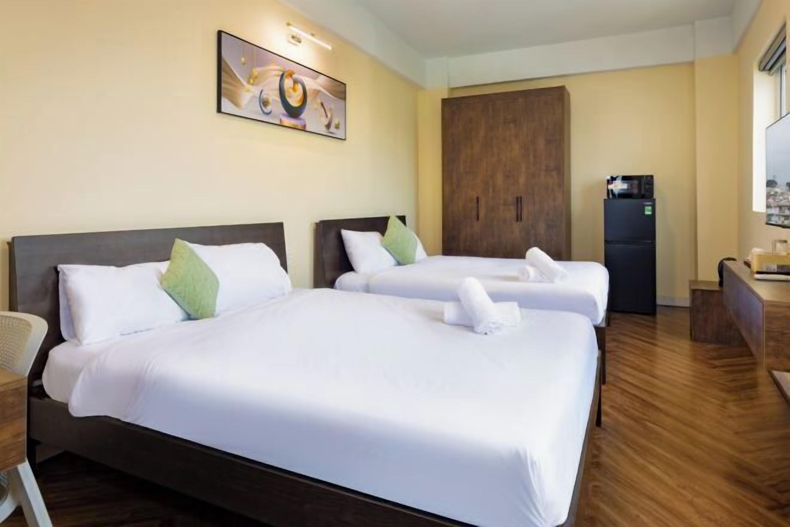 Bureau, rideaux occultants, fer et planche à repasser, Wi-Fi gratuit