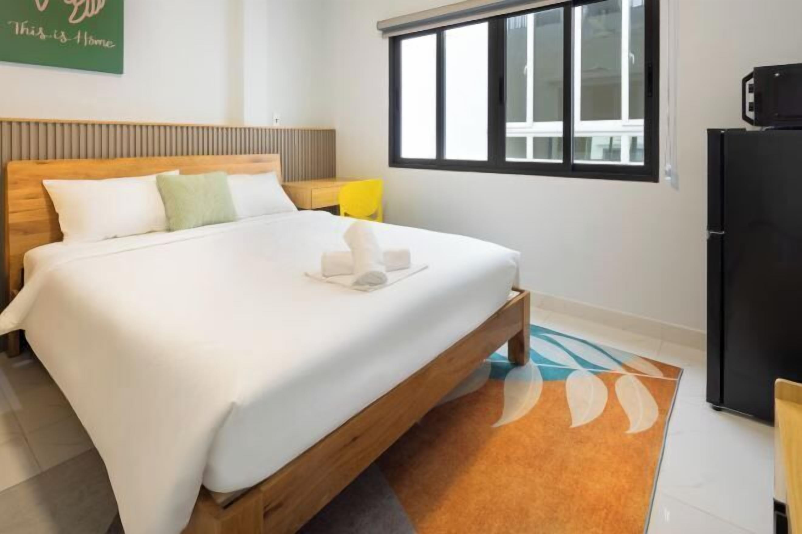 Bureau, rideaux occultants, fer et planche à repasser, Wi-Fi gratuit