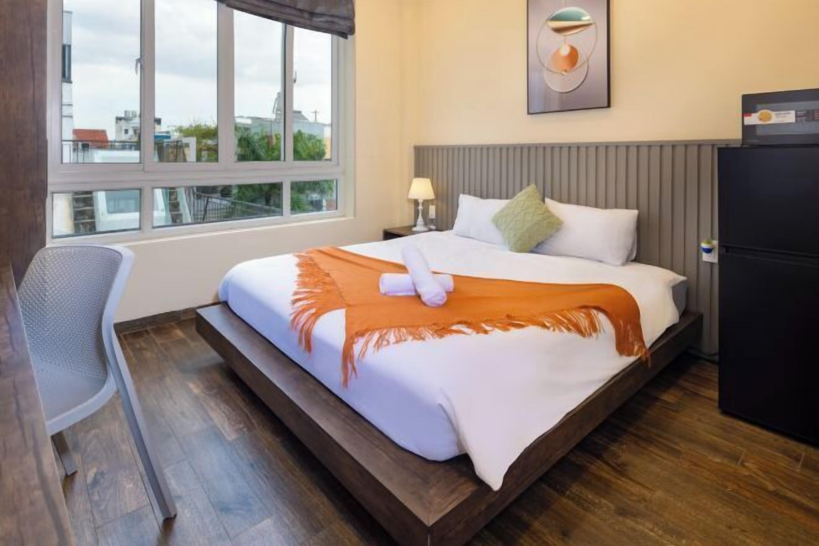 Bureau, rideaux occultants, fer et planche à repasser, Wi-Fi gratuit