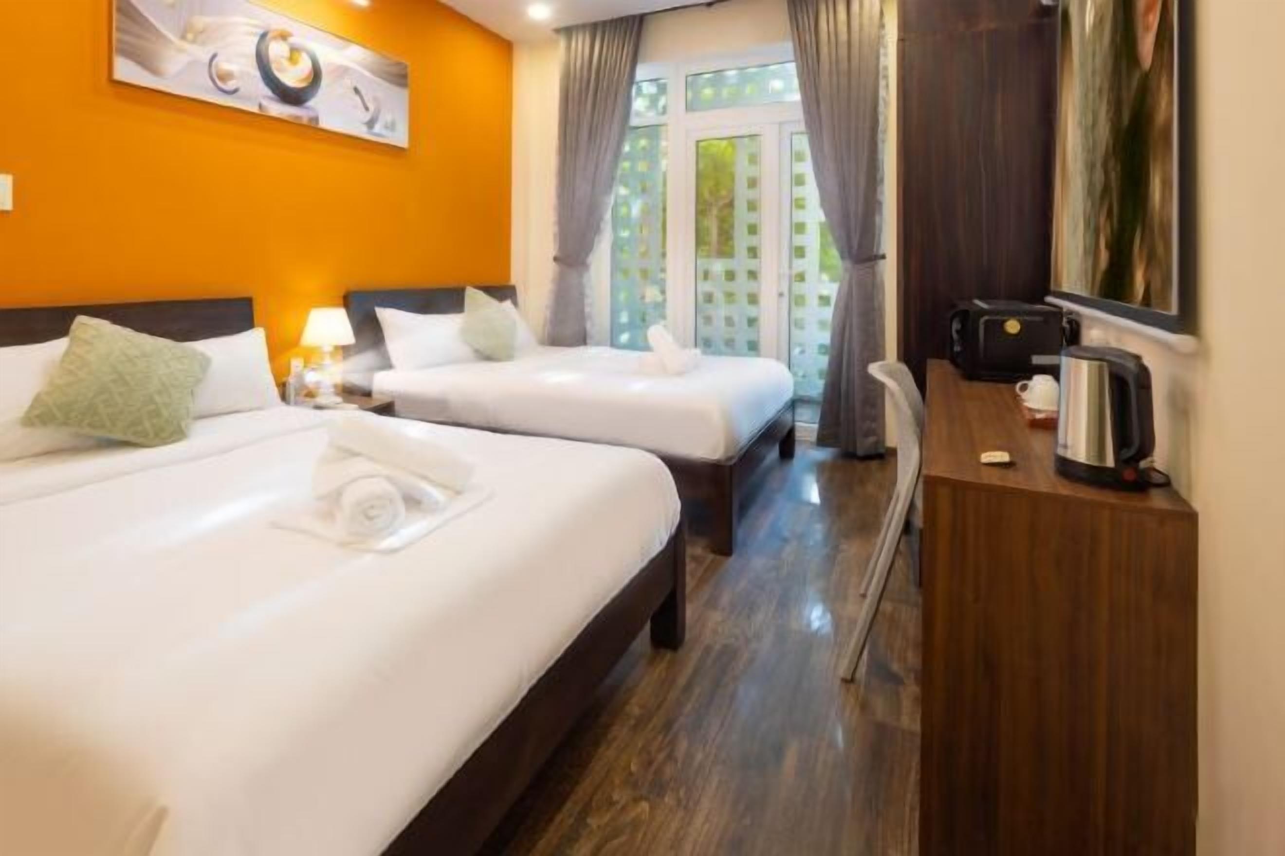 Bureau, rideaux occultants, fer et planche à repasser, Wi-Fi gratuit