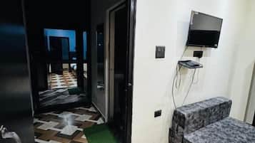 Double Room, Balcony, Mountain View | Desk, free WiFi