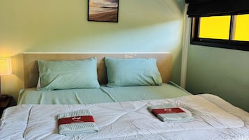 Deluxe Double Room, Mountain View | Desk, laptop workspace, free WiFi, bed sheets