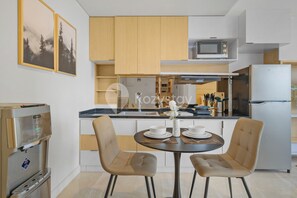 Apartamento, 1 habitación, vistas al patio | Comedor