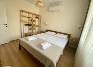 Blackout drapes, iron/ironing board, free WiFi