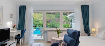 Apartment 'Pool View' with Communal Pool, Private Terrace and Wi-Fi