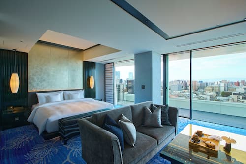 Luxury-Zimmer, Nichtraucher, Stadtblick (King, ONSEN, Club Lounge Access) | Hochwertige Bettwaren, Daunenbettdecken, Minibar, Zimmersafe