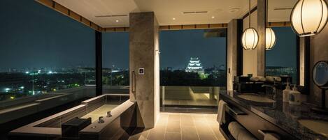Habitación de lujo, para no fumadores (King,Castle View,Lounge Access,ONSEN) | Vista desde la habitación