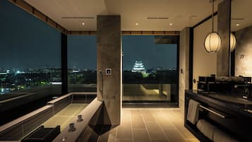 Bañera y ducha independientes, artículos de tocador ecológicos