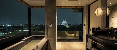 Bañera y ducha independientes, cabezal de ducha tipo lluvia