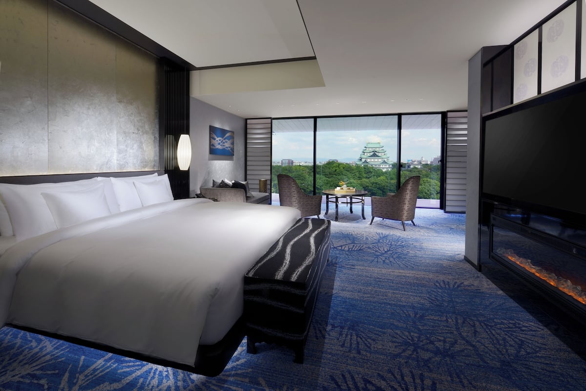 Premium bedding, minibar, in-room safe, free WiFi
