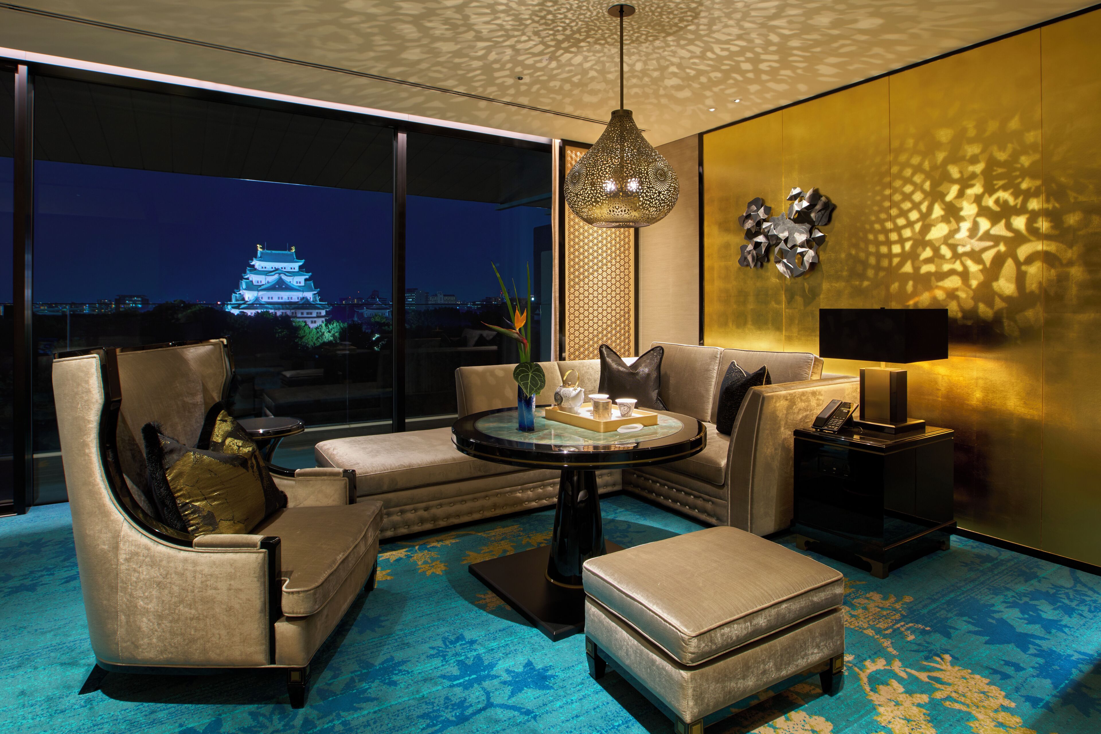 [Club Lounge Access] ONSEN Premier Castle View Twin, Non Smoking | Living area | 55-inch flat-screen TV with digital channels, fireplace