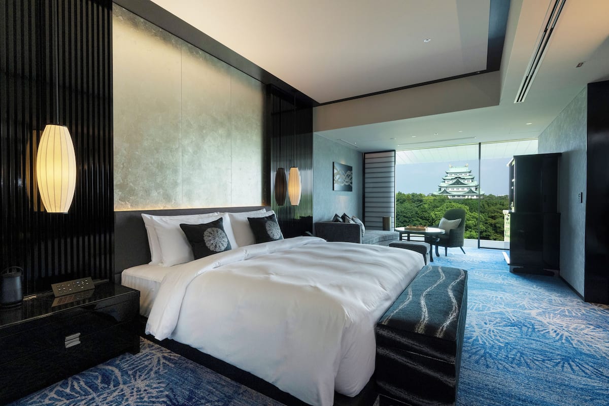 Luxury Castle View King, Non Smoking | Premium bedding, minibar, in-room safe, free WiFi
