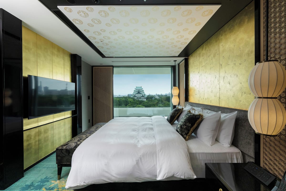 Premium bedding, minibar, in-room safe, free WiFi
