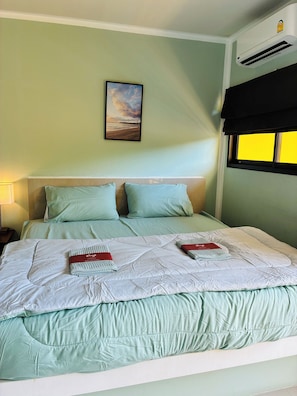 Quarto casal luxo, vista para a montanha | Escrivaninha, espaço de trabalho para notebook, Wi-Fi de cortesia