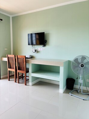 Desk, laptop workspace, free WiFi