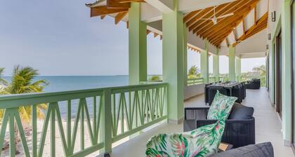 Luxury Penthouse 631: 5BR, Sleeps 13, Sea View