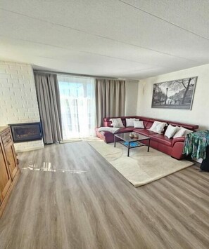 Een smart-tv en een open haard