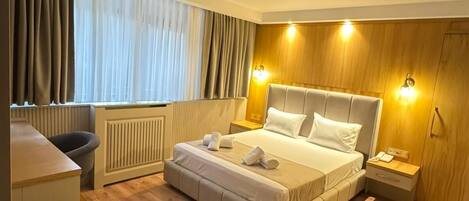 Standard Room | Desk, laptop workspace, free WiFi