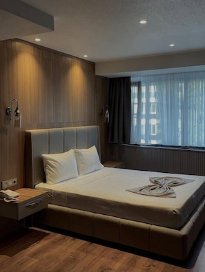 Standard Room | Desk, laptop workspace, free WiFi