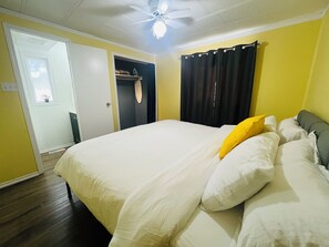 2 bedrooms, in-room safe, desk, iron/ironing board