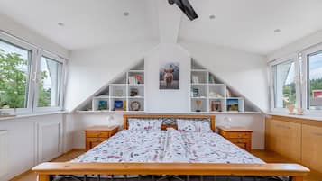 2 bedrooms, WiFi, bed sheets