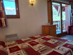 2 bedrooms - Charming 3-Room Apartment Ski-In/Ski-Out (Saint-François-Longchamp)