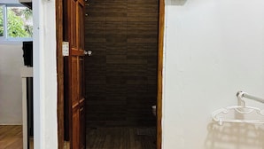 Phòng đôi Superior, quang cảnh thành phố | Phòng tắm | Buồng tắm vòi sen, đồ dùng nhà tắm miễn phí, máy sấy tóc, khăn tắm 