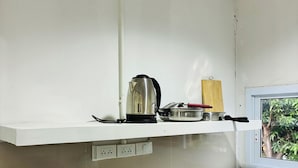 Phòng đôi Superior, quang cảnh thành phố | Bếp riêng | Tủ lạnh, lò vi sóng, bếp nấu, dụng cụ nấu nướng/bát dĩa/dao nĩa 