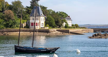 Holiday Home 'Ce Petit Penty' with Private Terrace and Wi-Fi