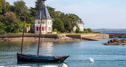 Holiday Home 'Ce Petit Penty' with Private Terrace and Wi-Fi