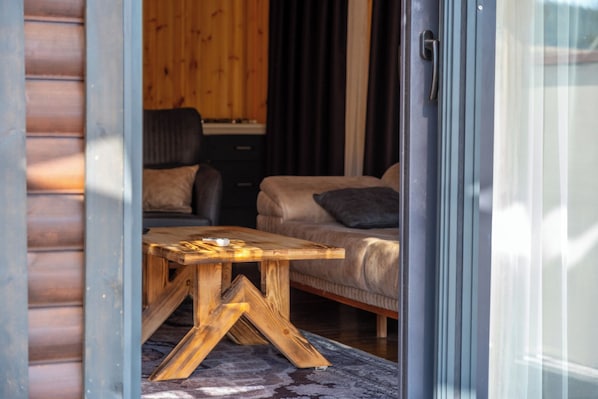 Deluxe-Villa, Terrasse, Poolblick | Wohnbereich