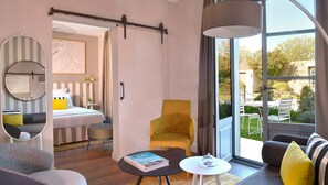 Suite, Garden View | In-room safe, desk, laptop workspace, soundproofing - Le Général d'Elbée (Noirmoutier-en-l'Île)