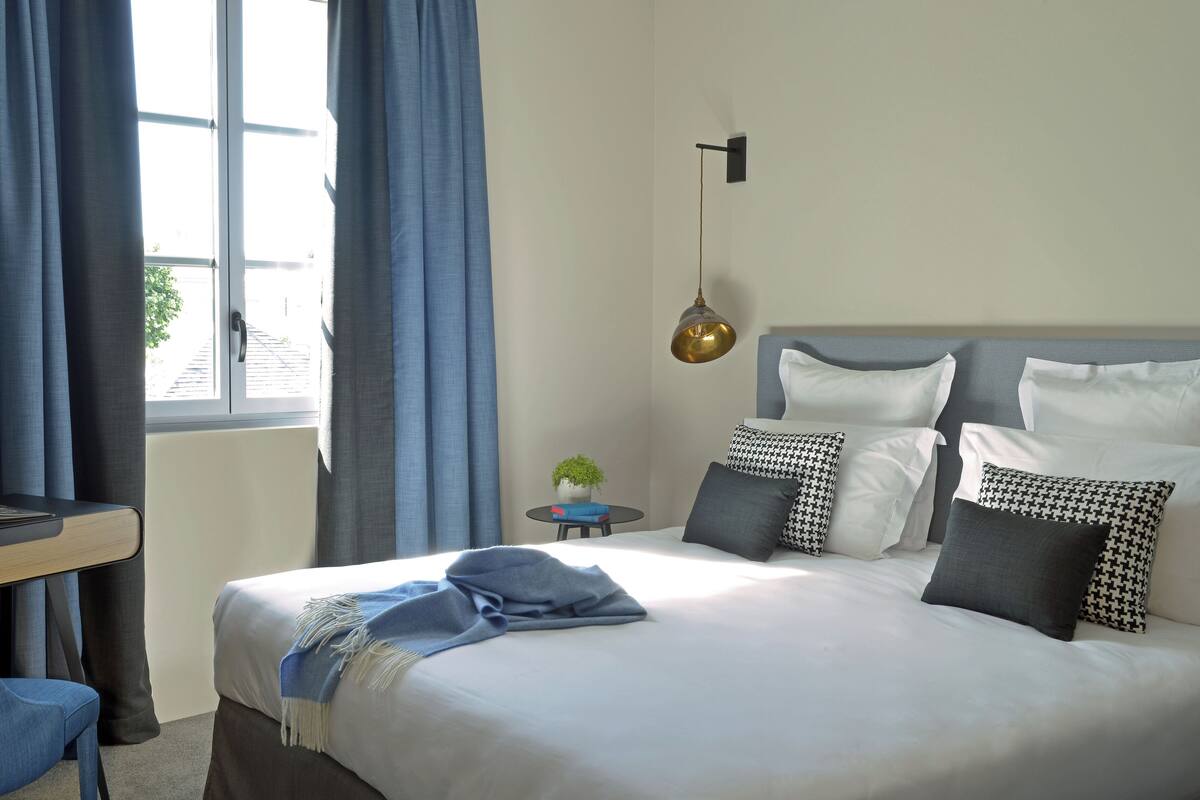 Classic Double Room, Garden View | In-room safe, desk, laptop workspace, soundproofing