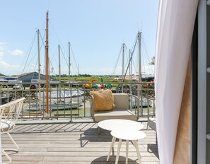 Superior Suite, Harbour View | In-room safe, desk, laptop workspace, soundproofing