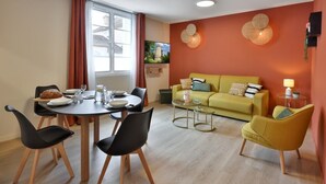 Unclassified image, 3 of 13, button - Le Chic & Raffiné - Terrace & Air Conditioning (Périgueux)