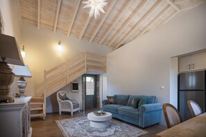 Televisión y chimenea 