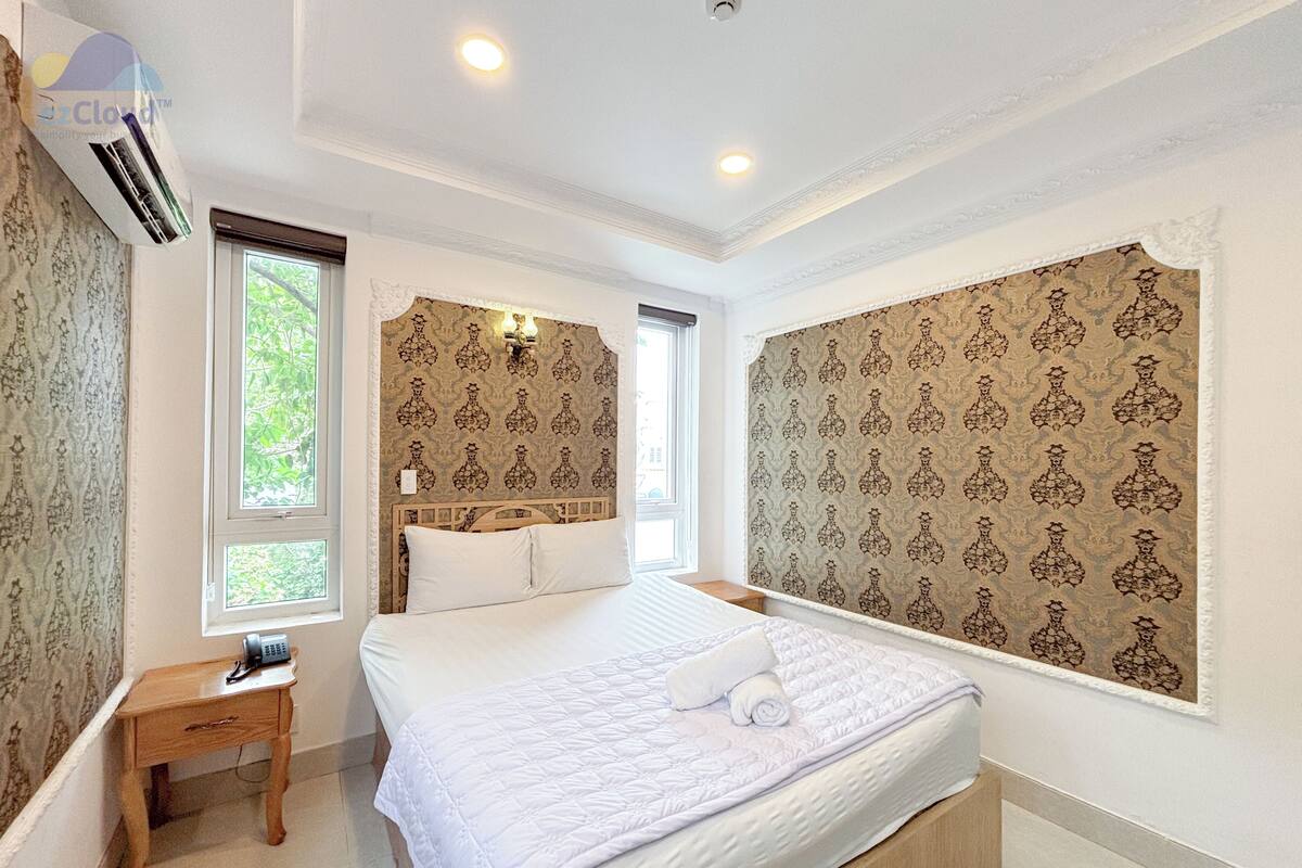 Phòng đôi Deluxe, sân hiên, quang cảnh sân vườn | Nội thất