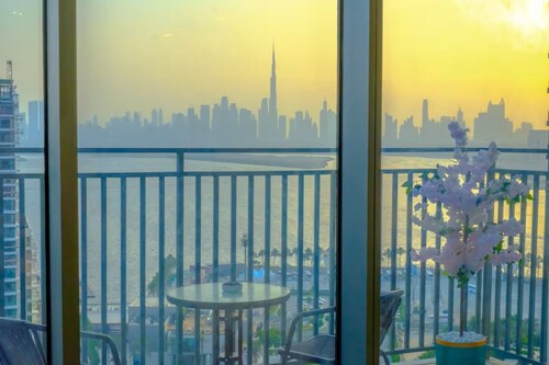 2BR in Creek Harbour w/Burj View