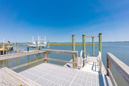 Sound Waterfront~Walk 2 Beach~Sunroom&Dock w/Views
