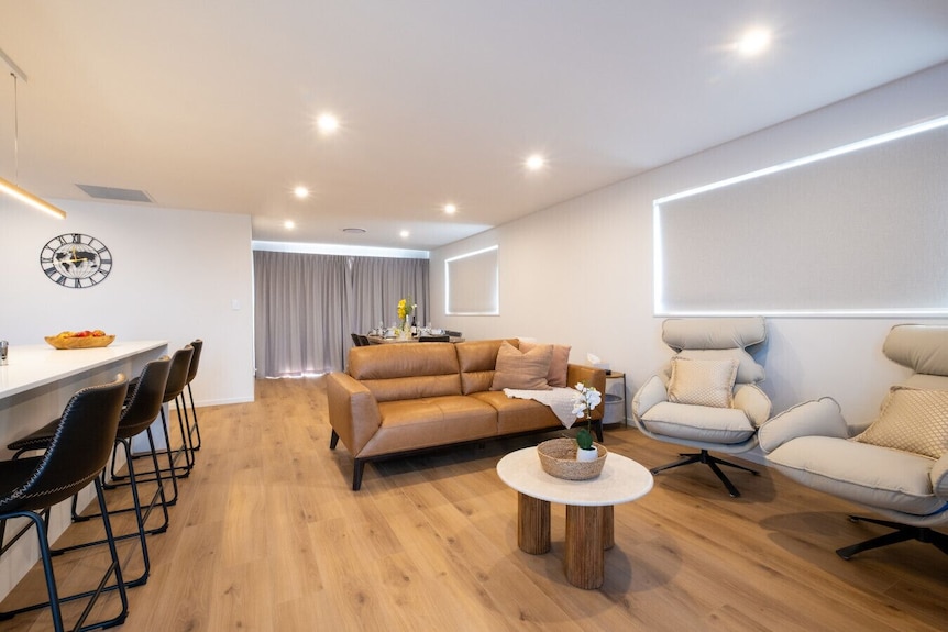 2 Houses Side By Side | Pet Friendly | Games Rooms | Walk To Food Outlets - West Melton