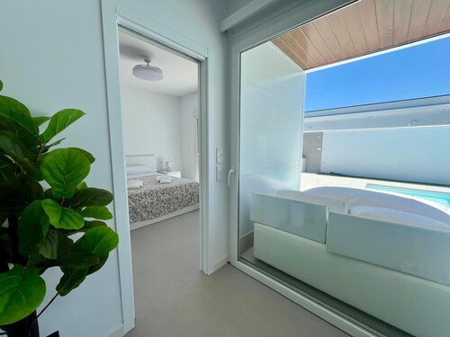 El Oasis           .